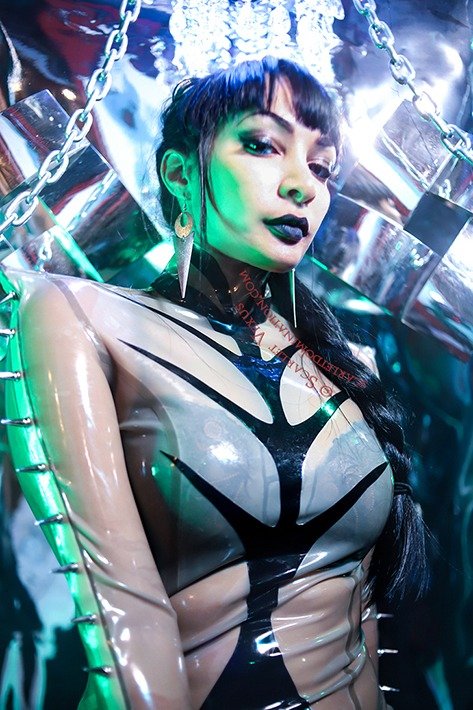 Dominatrix Mistress Scarlet Vexus in Austin Texas, Austin Femdom, Austin Domina, Fetish BDSM and S&M Fet Artist, Bondage Master