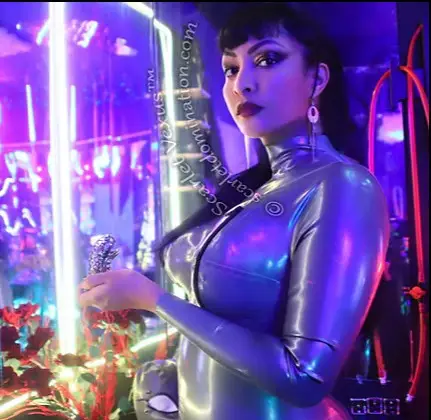 Austin Dominatrix Scarlet Vexus